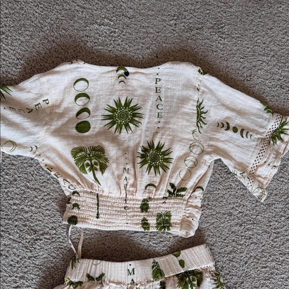 Women's set Cream and Green Patterned Wide-Leg Pants - Picture 11 of 15